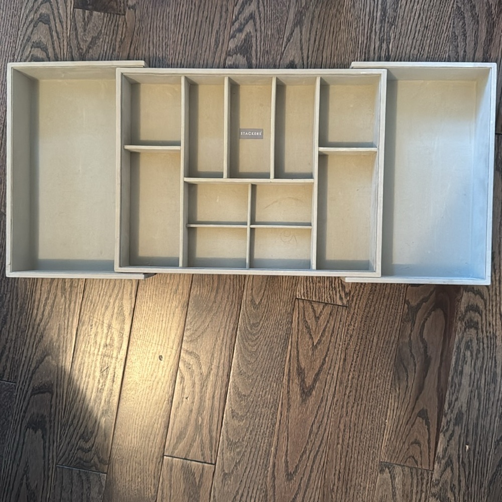 Jewelry storage (#343)